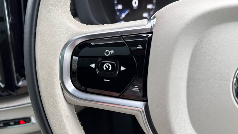 Volvo Xc60 2.0 T6 Recharge PHEV Inscription 5dr AWD Auto Estate